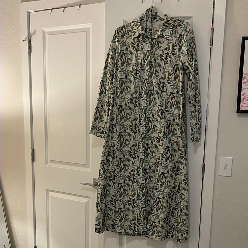 Leaf-Print Long Sleeve Shirt Dress in Green